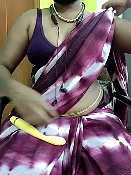 Snapshot of Tamilbigboobie chatting on 03.16.25 Tamilbigboobie online show from 03.16.25