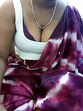 Snapshot of Tamilbigboobie chatting on 09.08.25 Tamilbigboobie online show from 09.08.25