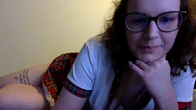 LolaGuess online show from 12.25.24