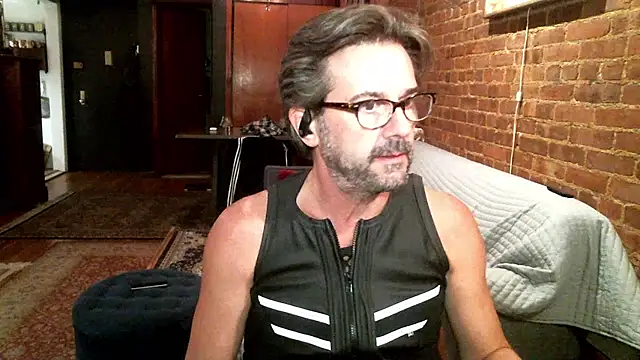 Johnny Bottoms online show from 10.23.25