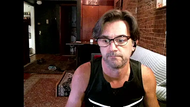 Johnny Bottoms online show from 11.19.25