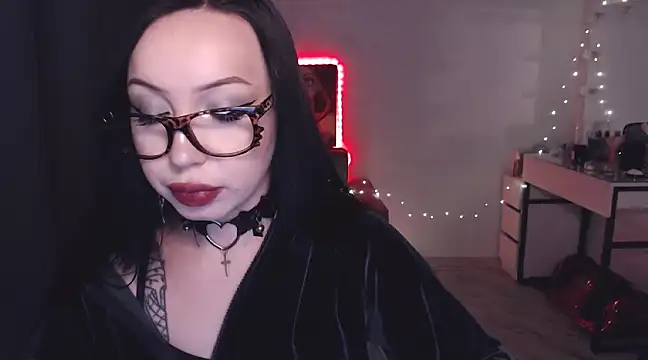 MoranaMissGod online show from 12.26.24