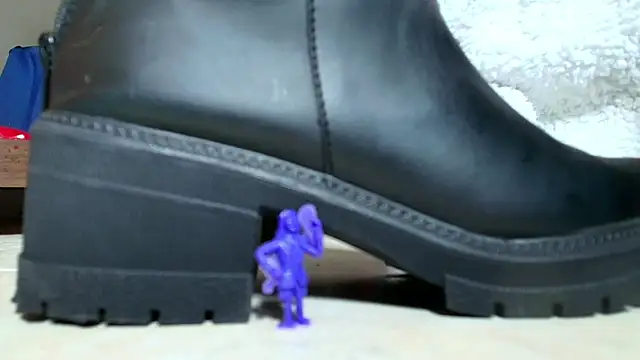 Snapshot of marisol1977hot chatting on 11.13.25 marisol1977hot online show from 11.13.25