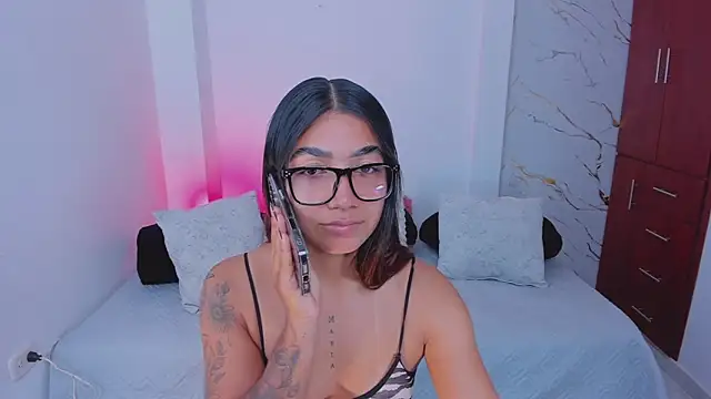 martina roldam online show from 04.13.26