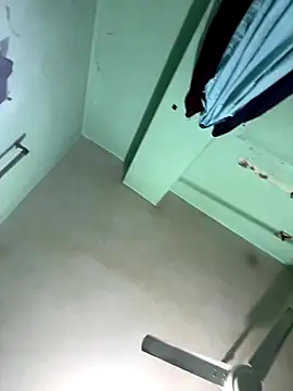 Snapshot of GildanK18 chatting on 12.03.25 GildanK18 online show from 12.03.25