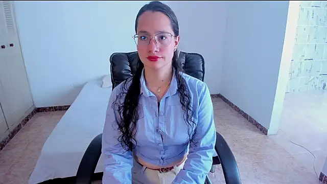 emmaTorres1 online show from 02.17.25