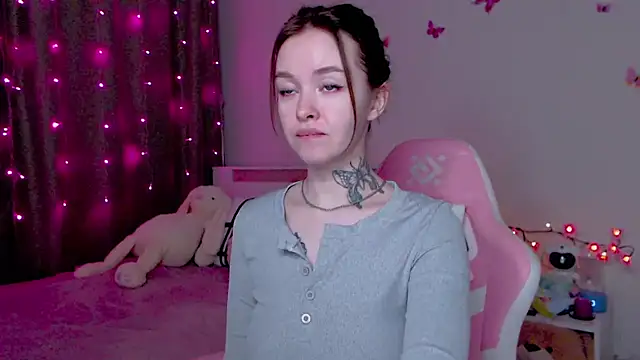 Snapshot of Naughty_Mable chatting on 10.29.25 Naughty Mable online show from 10.29.25