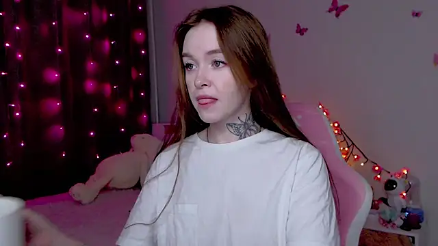 Snapshot of Naughty_Mable chatting on 11.15.25 Naughty Mable online show from 11.15.25