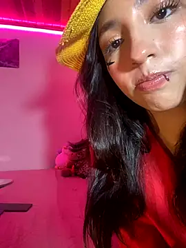 lauuraww online show from 10.23.25