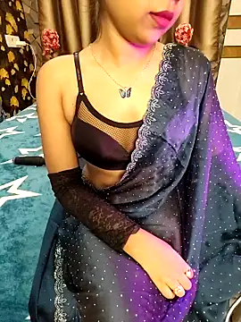 Little  Lia online show from 02.20.25