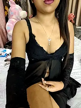 Little  Lia online show from 11.12.25