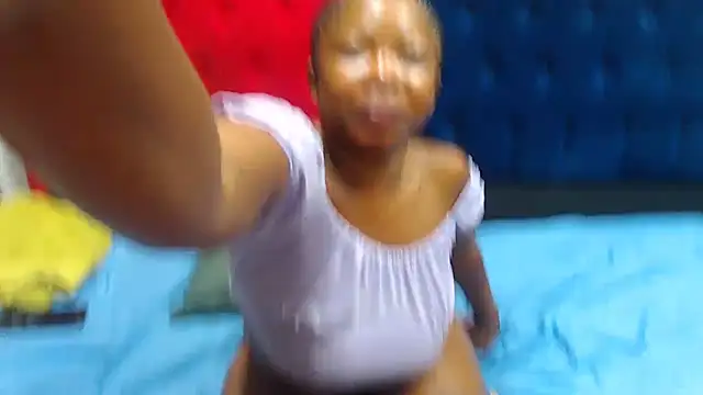 Snapshot of EROTIC_BARBIE28 chatting on 03.05.25 EROTIC BARBIE28 online show from 03.05.25