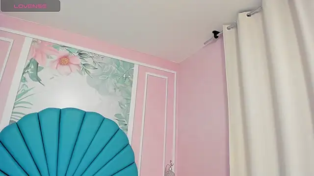 Daphne Fox  online show from 01.30.25