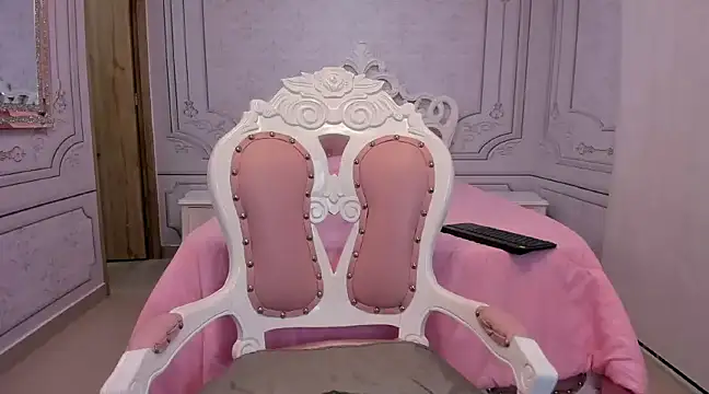 Daphne Fox  online show from 03.09.25