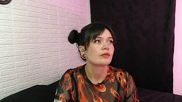 Snapshot of rousstattoo chatting on 01.08.25 rousstattoo online show from 01.08.25