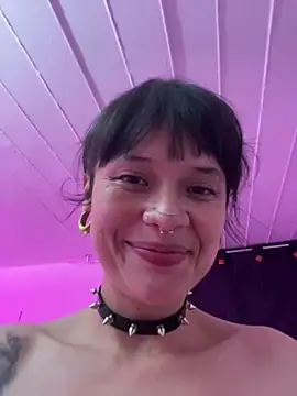 Snapshot of rousstattoo chatting on 01.21.25 rousstattoo online show from 01.21.25