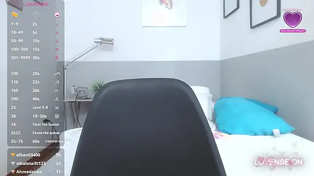 MommyHelpsmee online show from 01.30.25