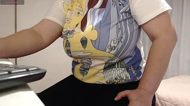 MommyHelpsmee online show from 10.11.25