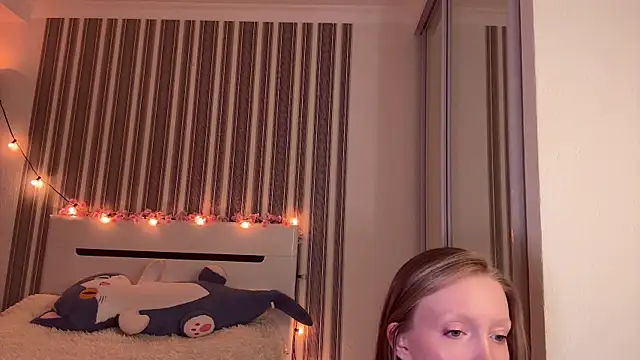 Awwwrora online show from 11.11.25