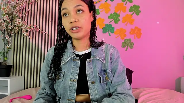 Snapshot of GysellHanson chatting on 03.21.26 GysellHanson online show from 03.21.26