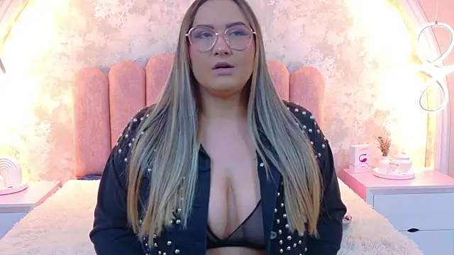 MiaLaurents online show from 01.07.26