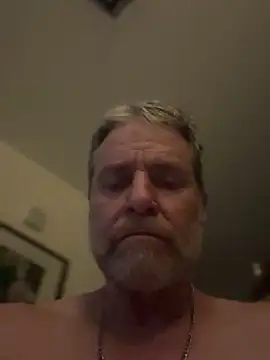 Snapshot of Jefloves68 chatting on 10.27.25 Jefloves68 online show from 10.27.25