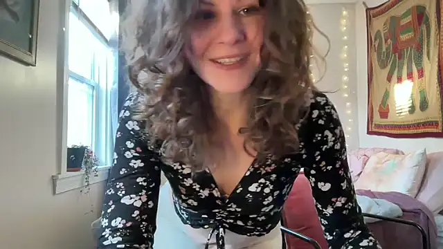 Snapshot of leahsparkles chatting on 02.23.25 leahsparkles online show from 02.23.25