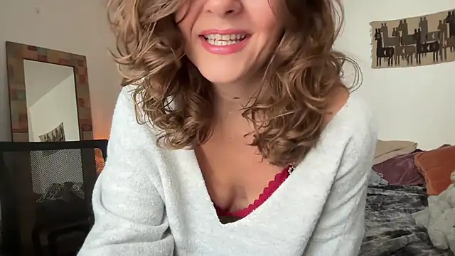 Snapshot of leahsparkles chatting on 11.18.25 leahsparkles online show from 11.18.25