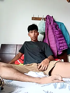 Snapshot of Andres123cv chatting on 11.23.25 Andres123cv online show from 11.23.25