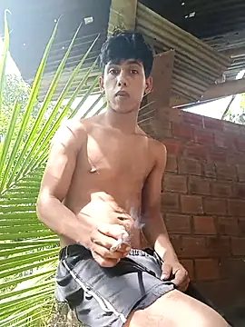 Snapshot of Andres123cv chatting on 12.05.25 Andres123cv online show from 12.05.25