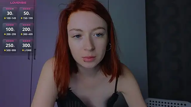 Snapshot of Cuteroxyfoxy chatting on 07.14.26 Cuteroxyfoxy online show from 07.14.26