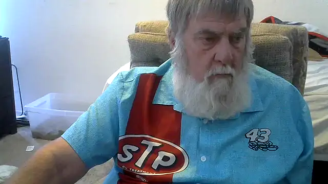 Snapshot of viejo_oso chatting on 06.07.26 viejo oso online show from 06.07.26