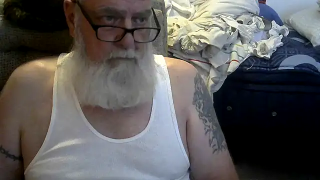 Snapshot of viejo_oso chatting on 08.02.26 viejo oso online show from 08.02.26