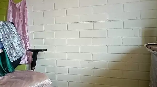 Snapshot of naughtyuki00 chatting on 01.04.25 naughtyuki00 online show from 01.04.25