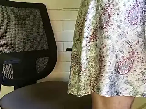 Snapshot of naughtyuki00 chatting on 01.25.25 naughtyuki00 online show from 01.25.25