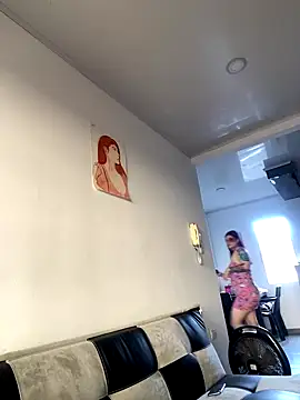 Snapshot of Sophia_cyrus11 chatting on 10.06.25 Sophia cyrus11 online show from 10.06.25