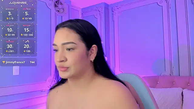 stefany duque1  online show from 12.31.24