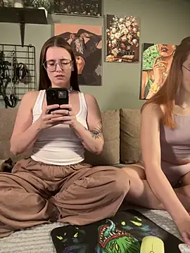 Snapshot of Sabrina_shells chatting on 02.28.25 Sabrina shells online show from 02.28.25