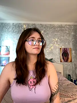 Snapshot of Sabrina_shells chatting on 09.10.25 Sabrina shells online show from 09.10.25