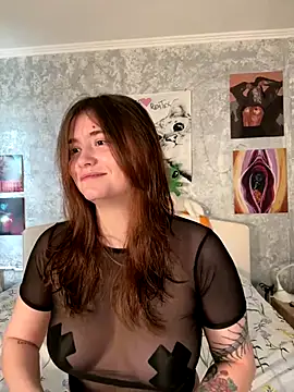 Snapshot of Sabrina_shells chatting on 10.22.25 Sabrina shells online show from 10.22.25