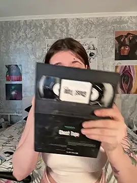 Snapshot of Sabrina_shells chatting on 10.24.25 Sabrina shells online show from 10.24.25