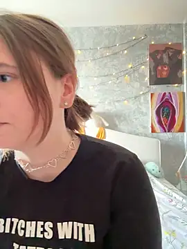 Snapshot of Sabrina_shells chatting on 11.13.25 Sabrina shells online show from 11.13.25