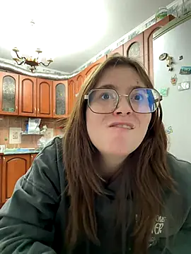 Snapshot of Sabrina_shells chatting on 11.21.25 Sabrina shells online show from 11.21.25