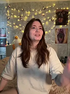 Snapshot of Sabrina_shells chatting on 11.29.25 Sabrina shells online show from 11.29.25