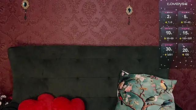 Snapshot of Poison_Eva chatting on 11.25.25 Poison Eva online show from 11.25.25