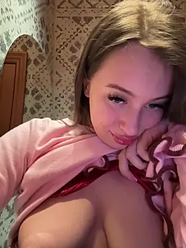 Snapshot of AndreaMood chatting on 02.01.25 AndreaMood online show from 02.01.25