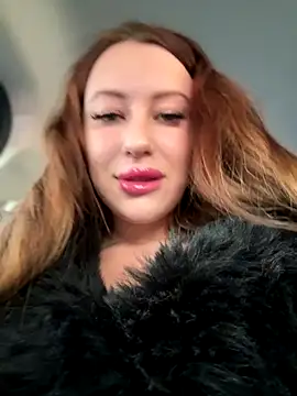 Snapshot of AndreaMood chatting on 10.02.25 AndreaMood online show from 10.02.25