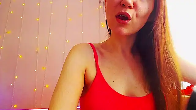 Snapshot of MelanyOx chatting on 12.23.24 MelanyOx online show from 12.23.24