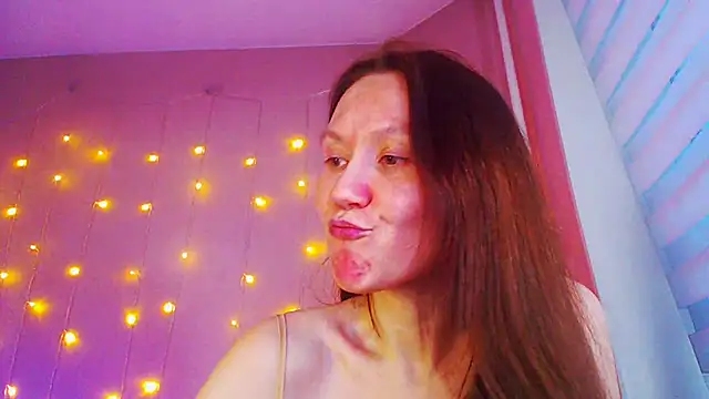 Snapshot of MelanyOx chatting on 01.03.25 MelanyOx online show from 01.03.25