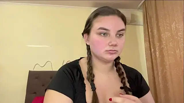 Snapshot of Dreamyblushfairy chatting on 10.13.25 Dreamyblushfairy online show from 10.13.25